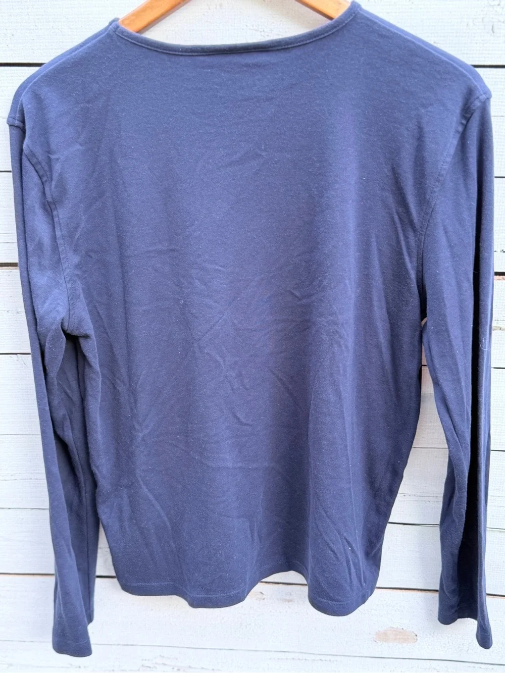 Women's Navy Long-Sleeve Snowflake Graphic Tee - Cozy Winter Top